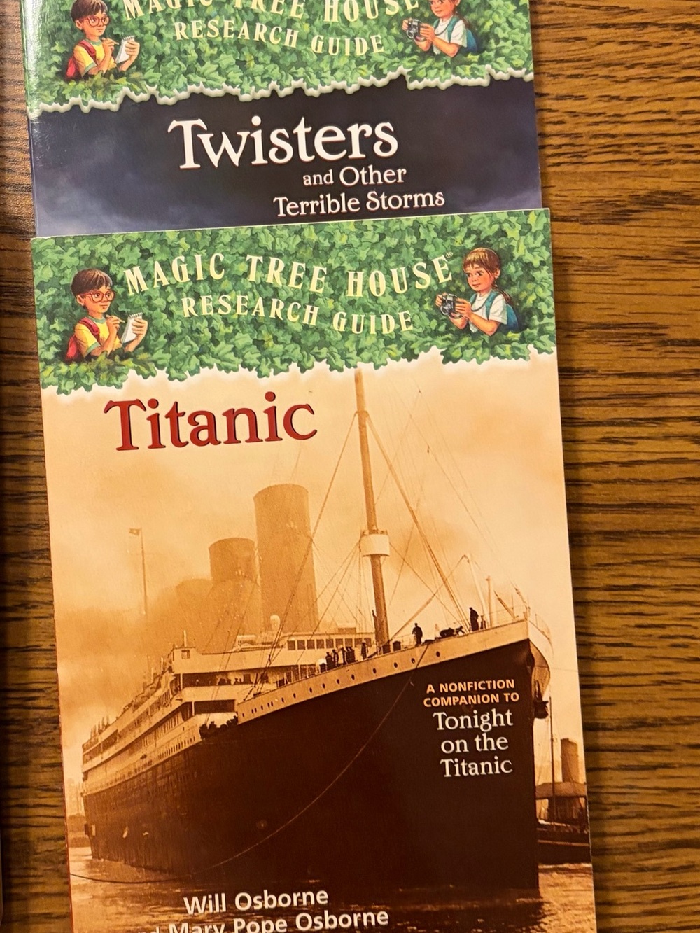 Magic Tree House Research Guide: Titanic & Twisters - Green, Beige, Brown Covers
